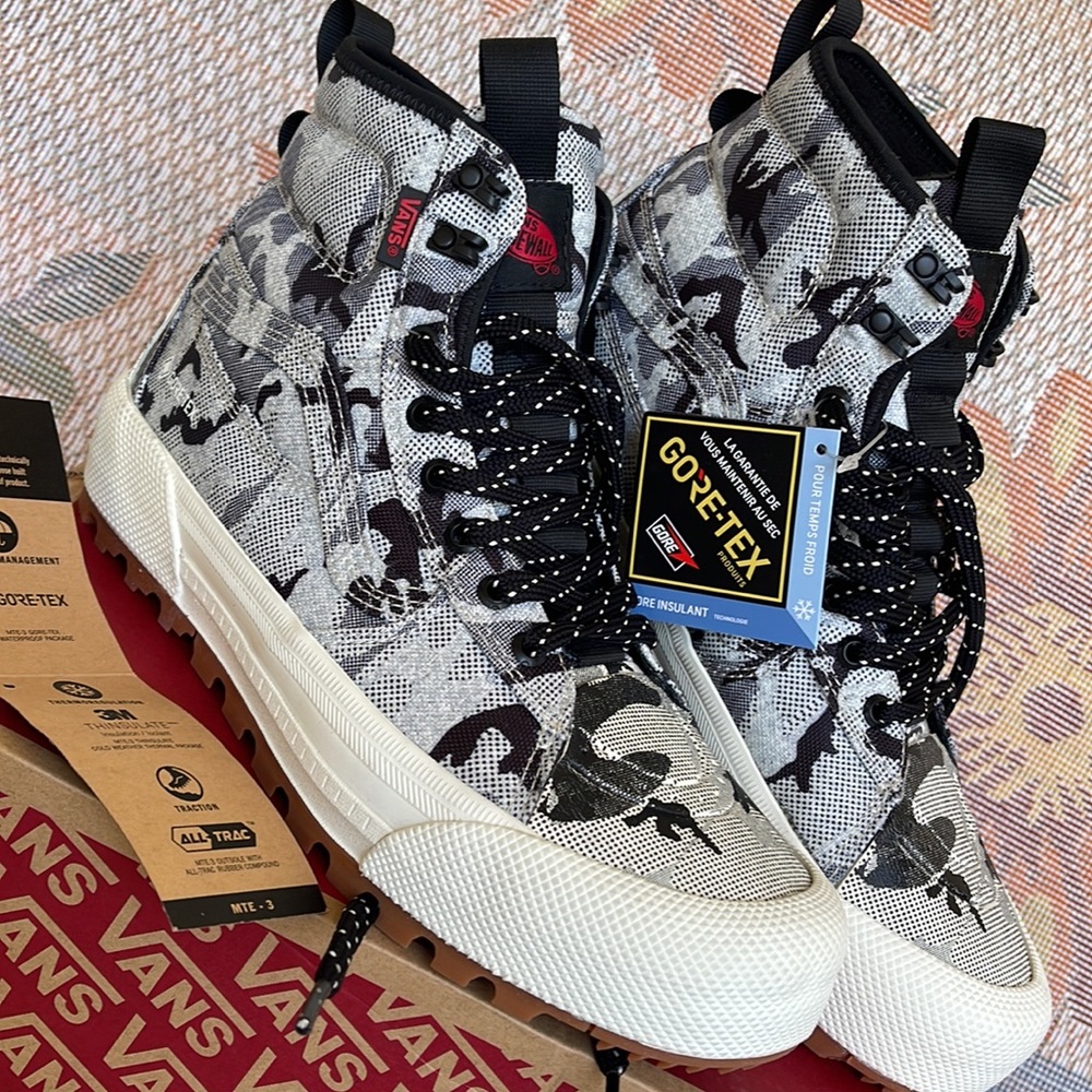 Vans WMNS Sk8-Hi Gore-Tex MTE
Arctic Camo Cloud
VN0A5111COI
Sneakers Boots - Picture 8 of 16